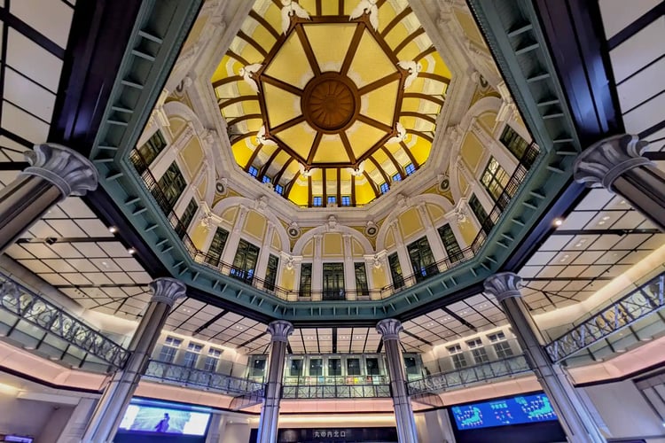 the dome ceiling at Tokyo Station_s Marunouchi North Exit