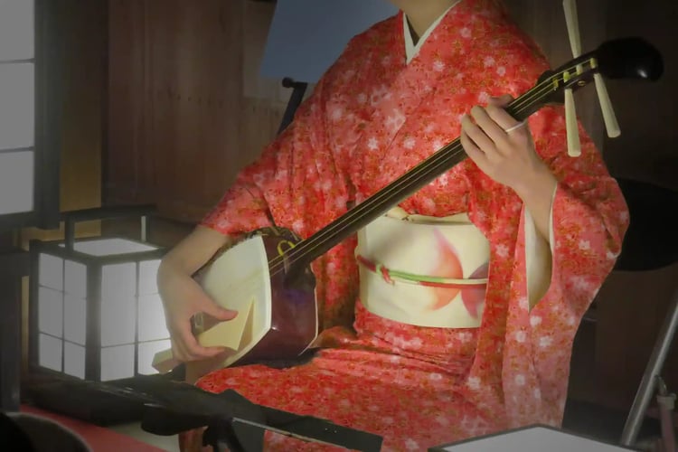 shamisen performer