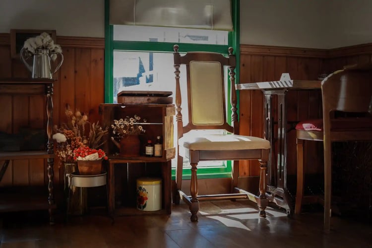 Antiques cafe