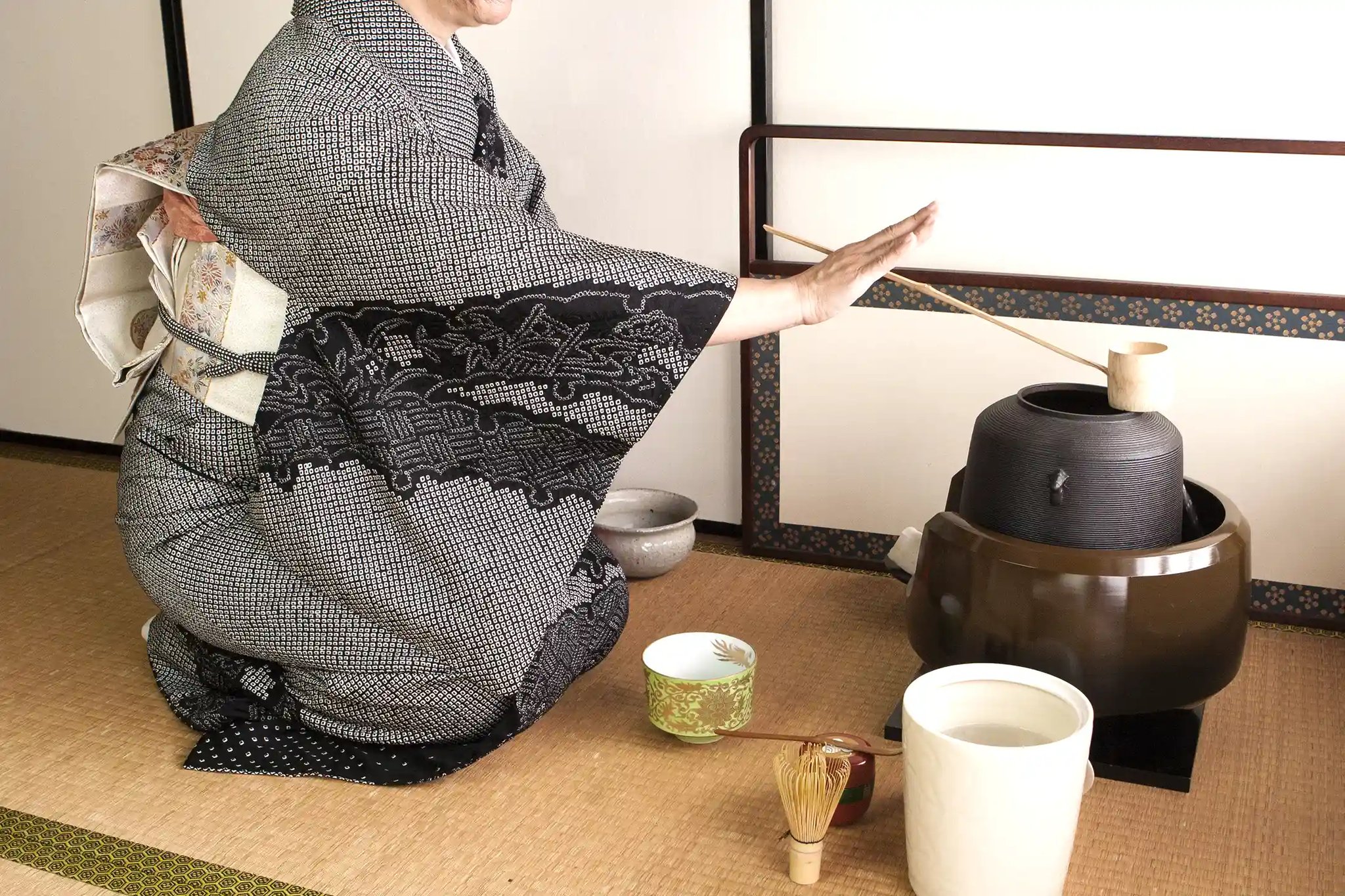 The Host_s Preparation and Ritual Tea-Making Procedure (Temae)