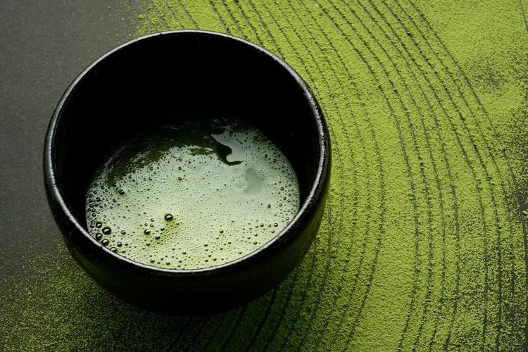 The Asymmetry of the Tea Bowl Shape, the Melting of the Glaze, and the Trimming Marks on the Base