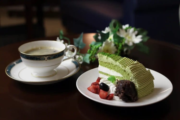 Matcha cake and coffee shop
