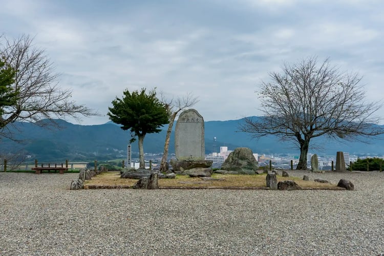 Ozu Castle Monument to Lord Kato Sadayasu