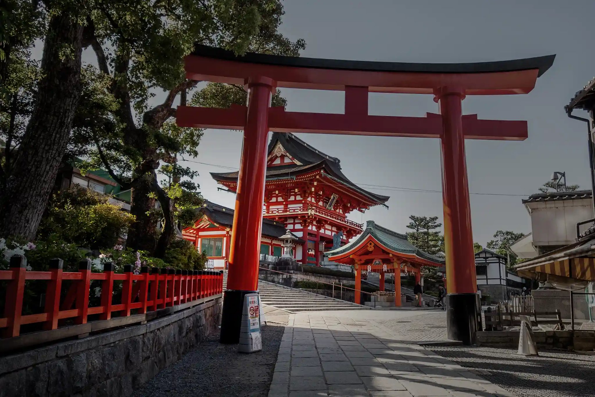 The entrance torii gate of Fushimi Inari