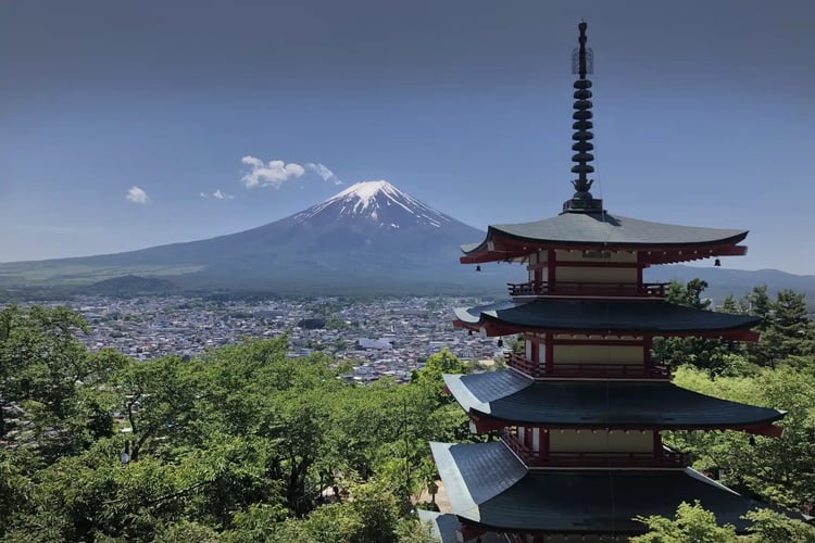 Mount Arakura in Spring Arakura Sengen Shrine and Mount Fuji