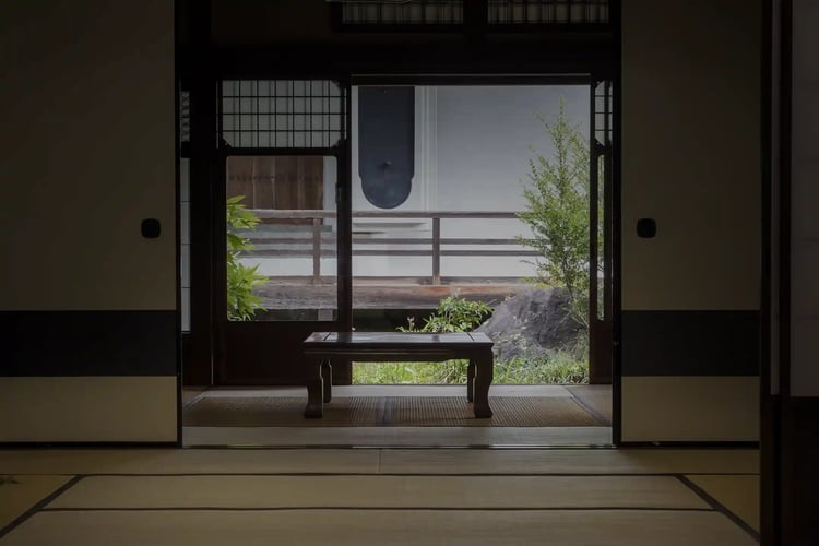A Japanese-style room with tatami mats and good airflow