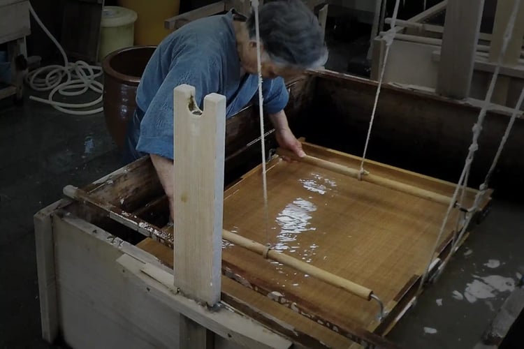960px-Japanese_paper_making_03