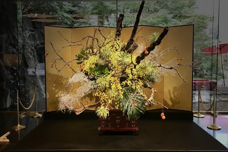 Ikebana_exhibition_at_Meguro_Gajoen_2018_01