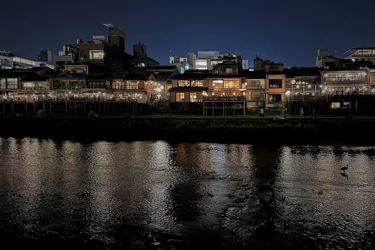 Evening scenery of the Kamogawa River