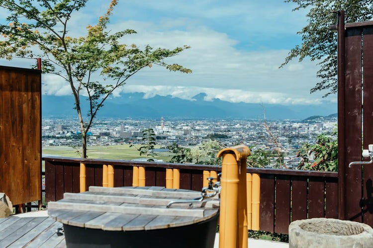 Direct-fired iron bath