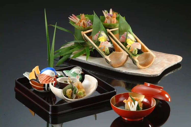 Seasonal_Kaiseki_(28478173176)