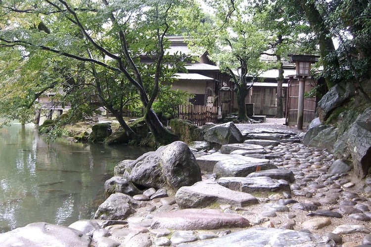 Kenrokuen Garden in Winter Kasumigaike Pond Shrouded in Snow (Ishikawa)