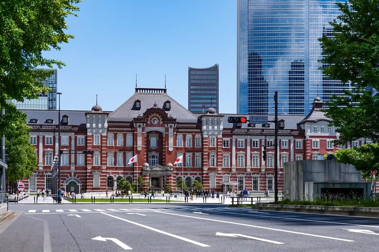 Tokyo Station Marunouchi Building from Gyoko-dori Avenue