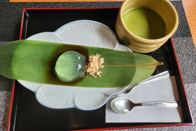 Green Tea & Traditional Japanese Sweets Set
