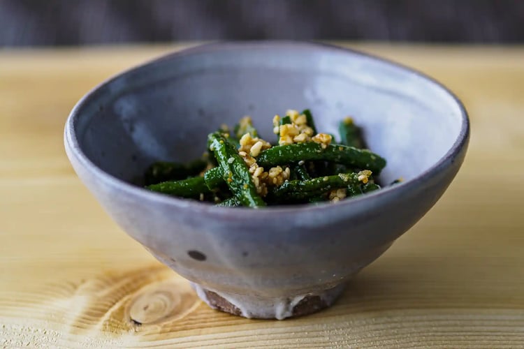 Plated on Kiyomizu-yaki ceramics