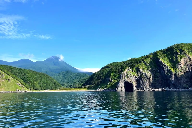 Shiretoko Peninsula, Hokkaido Views from the Sea