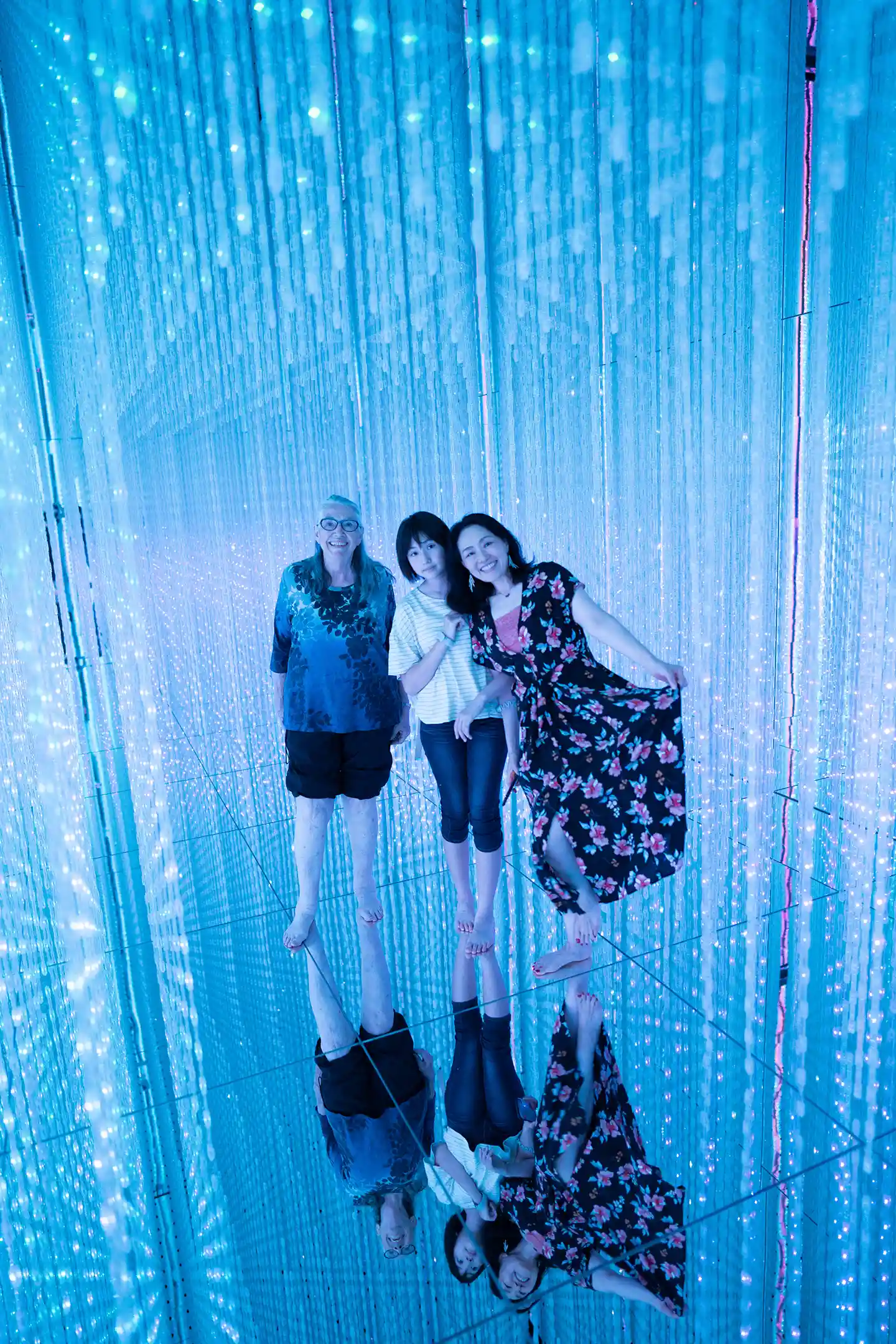 Three-generation_reflection_(48277876332)