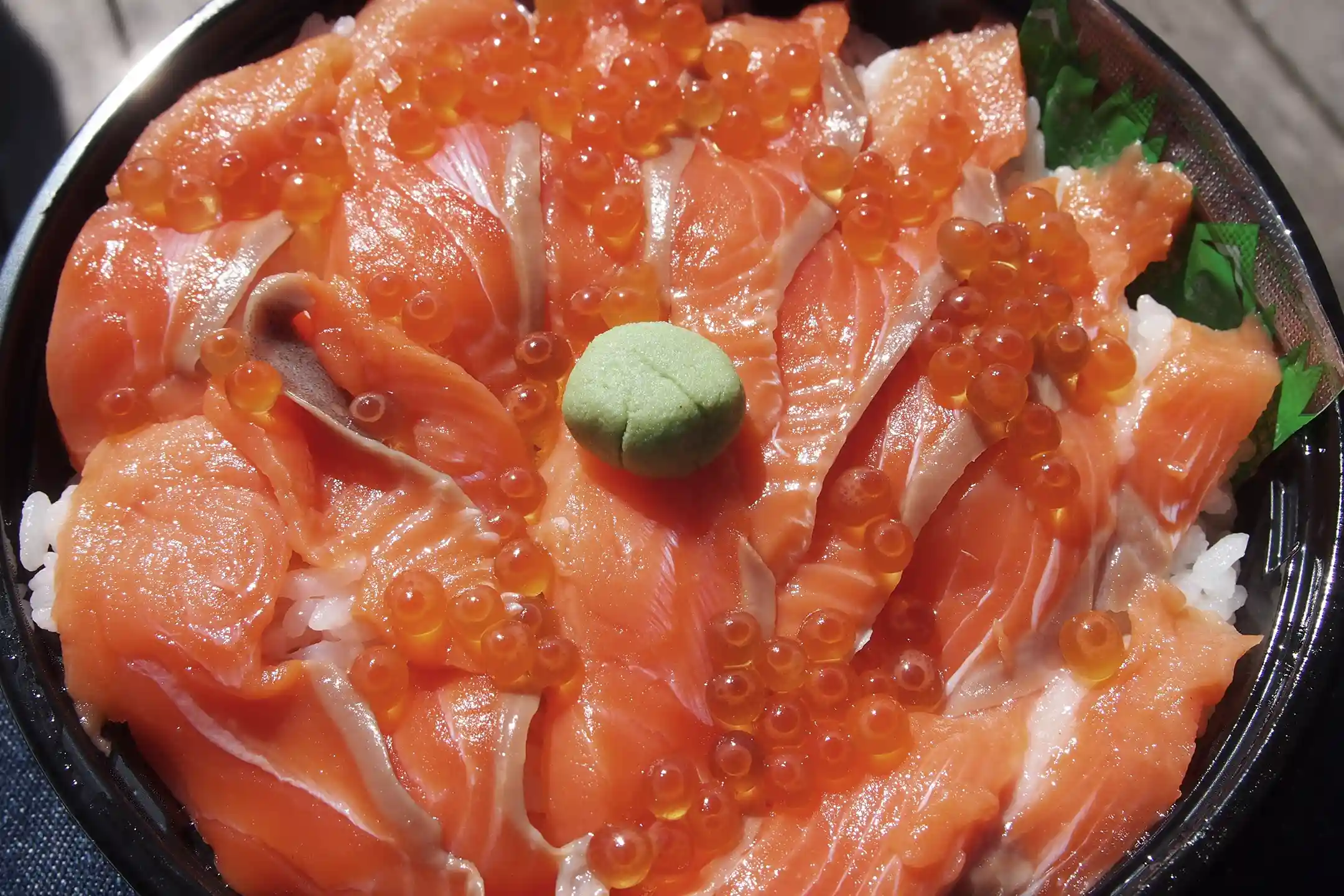 What Is Salmon Donburi? A Refined Guide to Its Origins, Key Differences, and How to Eat It with Cultural Savvy