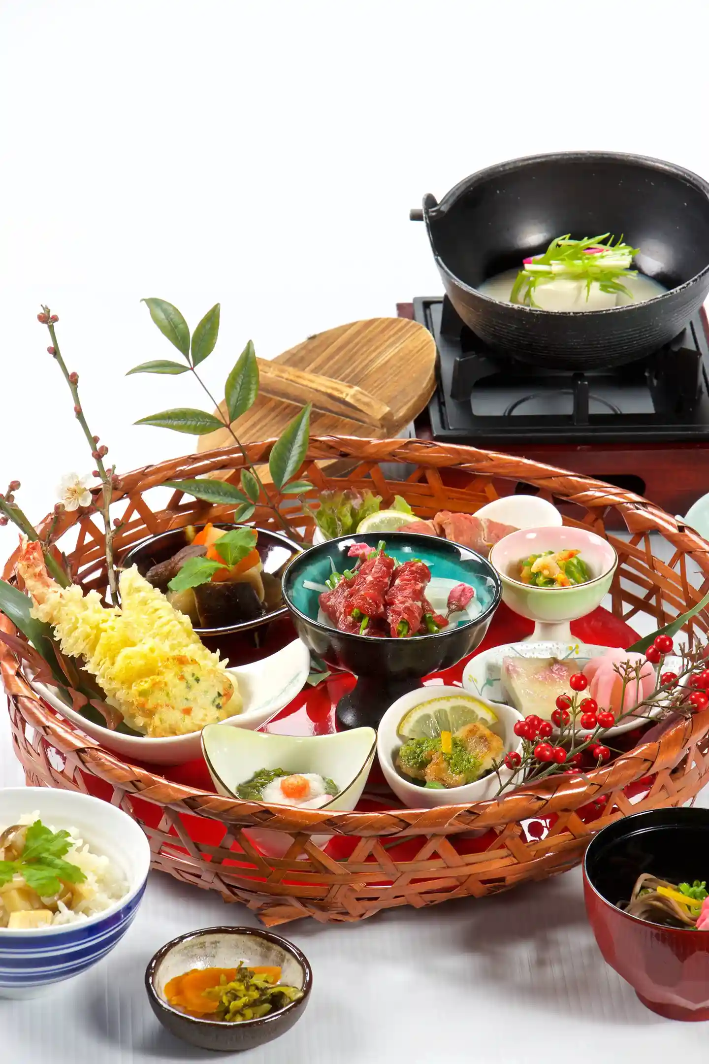 Hanakago Gozen (Flower Basket Meal)