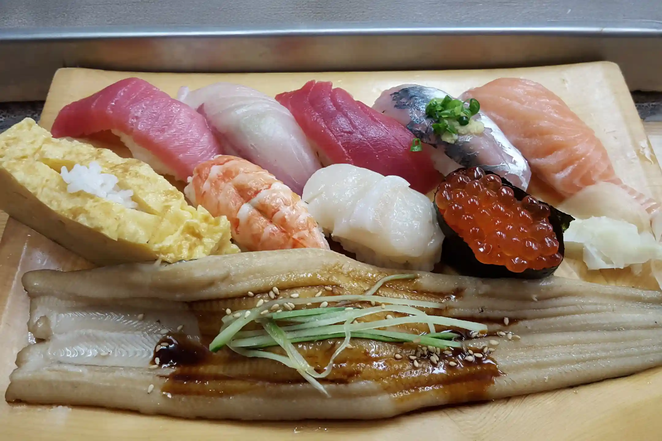 A Complete Guide to Tsukiji Outer Market: From History and Gourmet Highlights to Access and Ways to Enjoy
