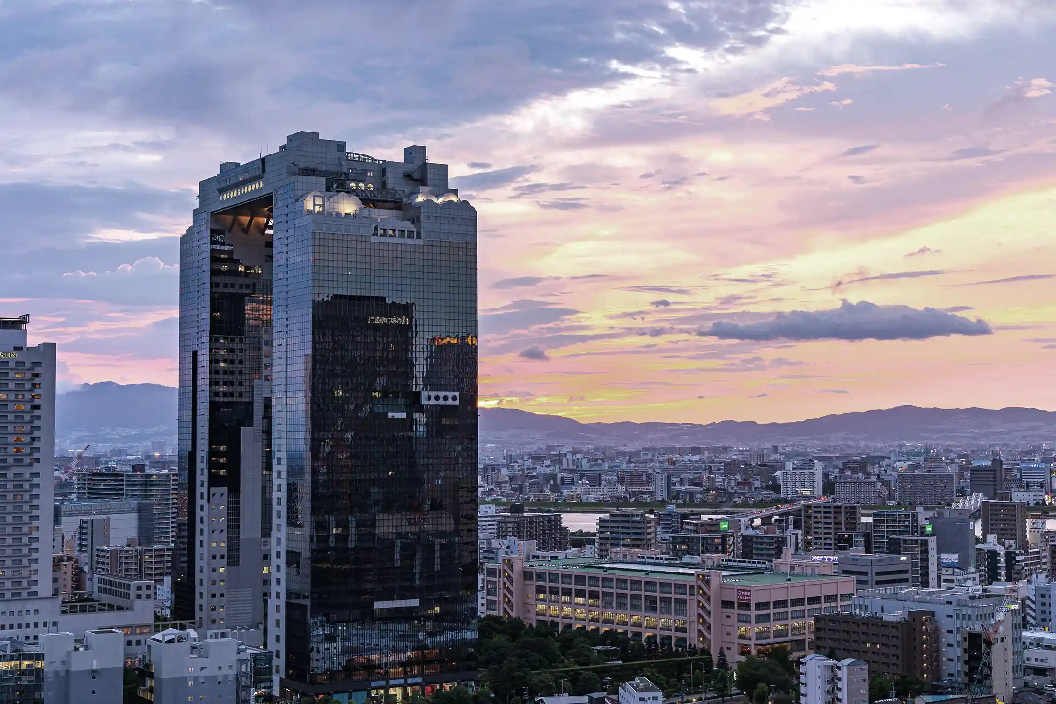 Umeda Sky Building Complete Guide｜Kuchu Teien Observatory・Access・Tickets・Highlights